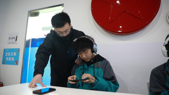 <b>青訓營少年李雨涵：熱血電競，追夢職業(yè)之路</b>