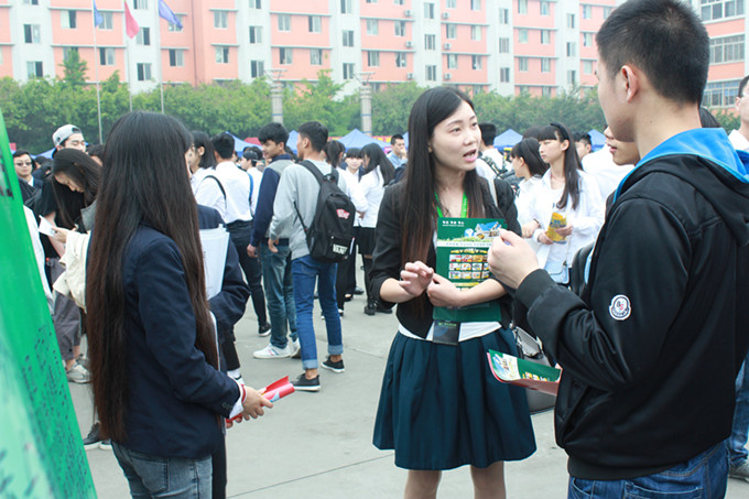 IT人才供需洽談會:職為新華 火爆全場