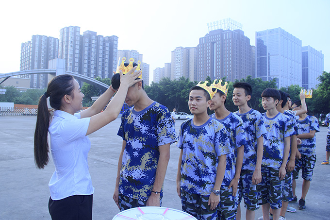 全校生日大party，新華有你更精彩