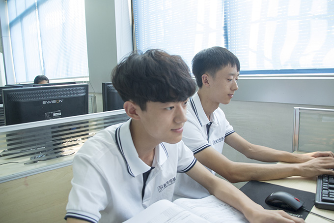 一家三兄妹都來新華上學啦！