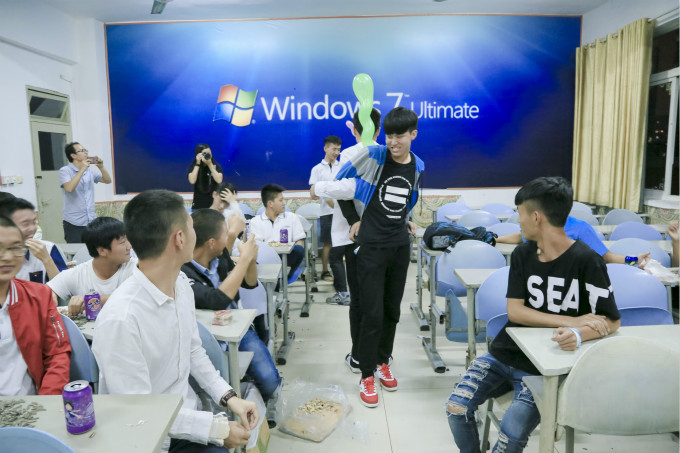 中秋節(jié)到了，各班級(jí)舉辦茶話(huà)會(huì)歡度佳節(jié)