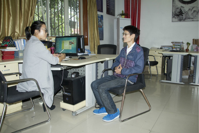 何興：從四川師范大學(xué)退學(xué)，只為了來新華學(xué)習(xí)VR