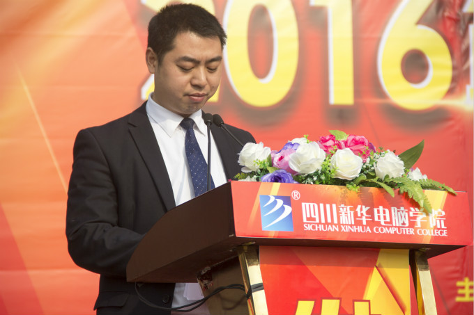 以優(yōu)生優(yōu)干為榜樣，做最優(yōu)秀的自己