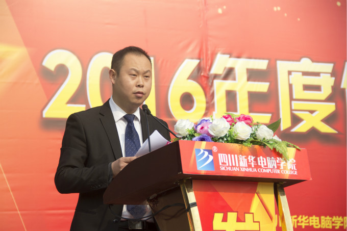 以優(yōu)生優(yōu)干為榜樣，做最優(yōu)秀的自己