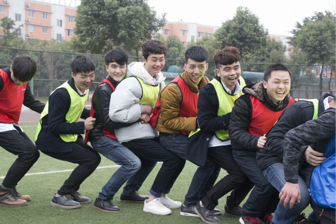 在拓展中相互認識，在拓展中展現(xiàn)自我