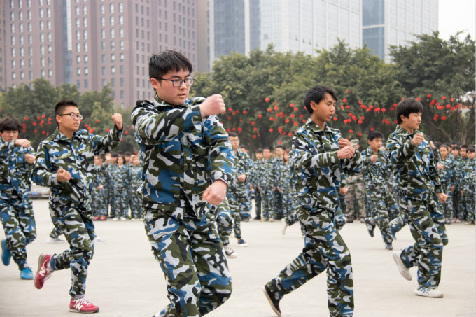 軍訓(xùn)會(huì)操表演，青春與奮進(jìn)的完美結(jié)合！