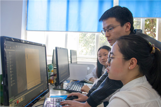 企業(yè)項(xiàng)目實(shí)訓(xùn)，VR技術(shù)大咖空降課堂