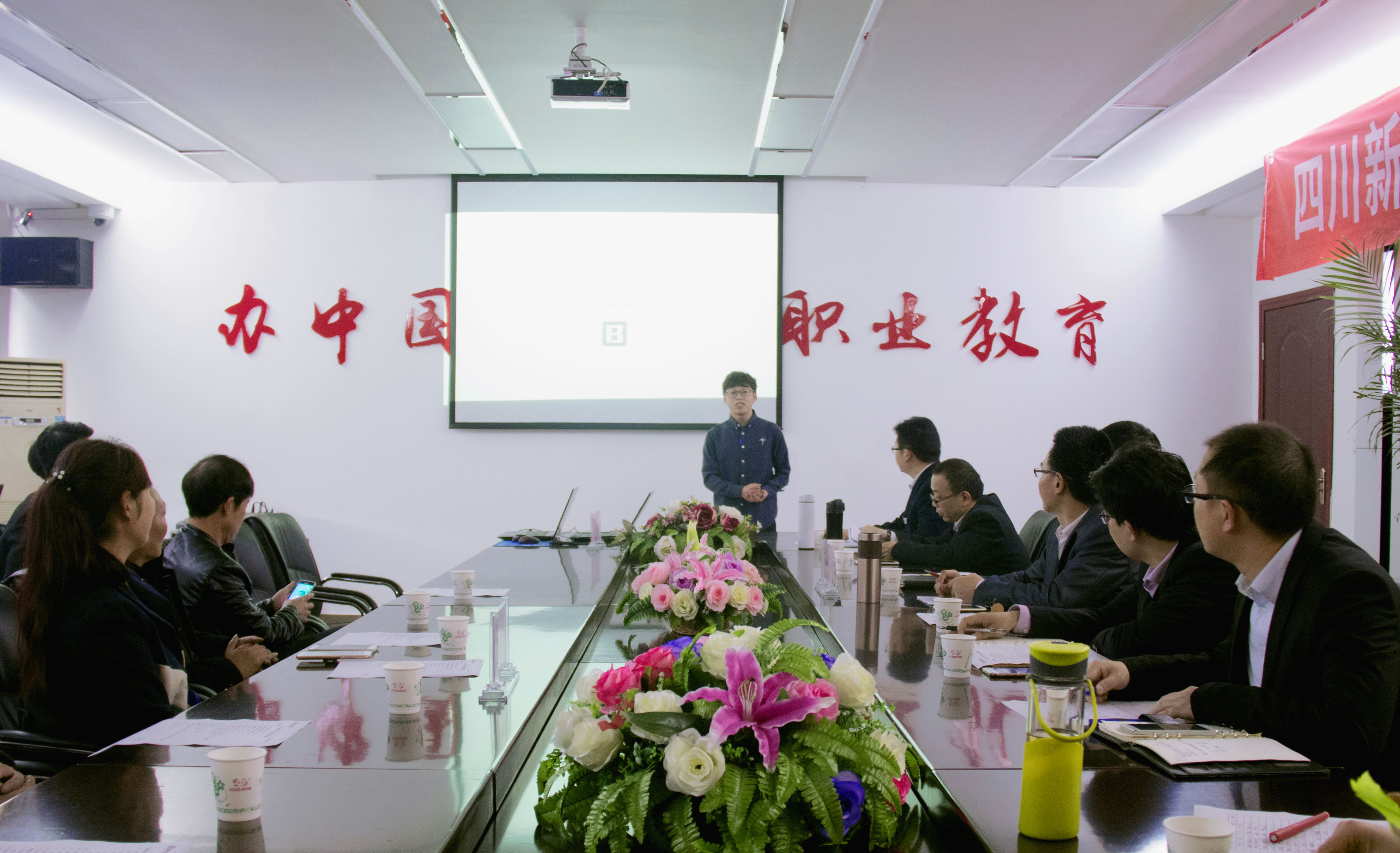 幸福就是，畢業(yè)答辯時(shí)有父母的見(jiàn)證