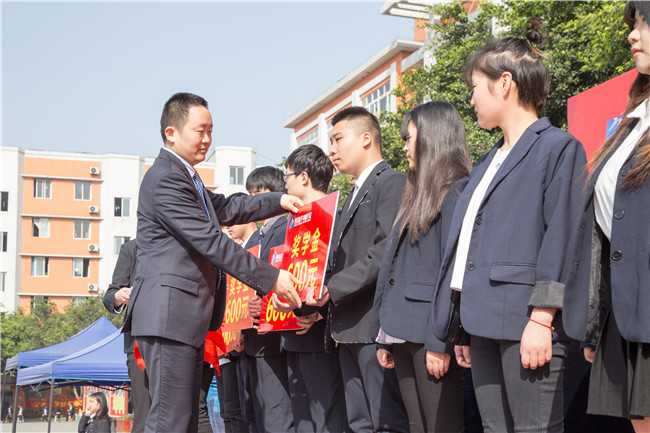 畢業(yè)了：感恩母校，放飛夢(mèng)想！