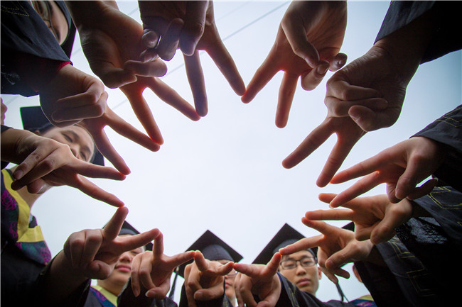 畢業(yè)了：感恩母校，放飛夢(mèng)想！