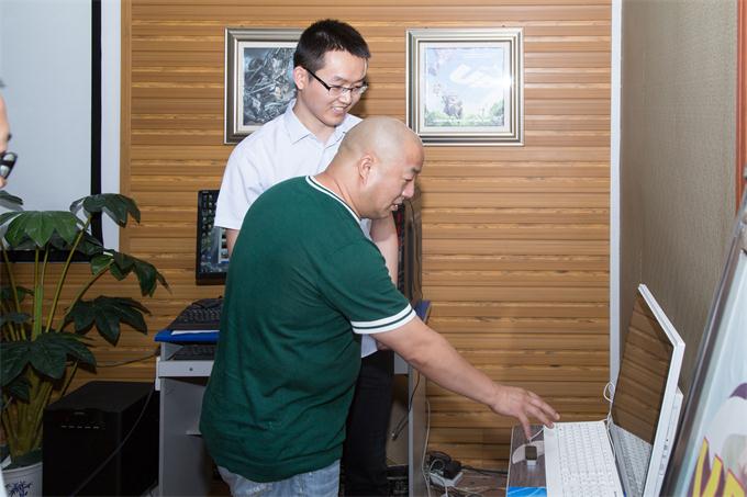 張德高告訴你：學(xué)電腦來新華，巴適得板！