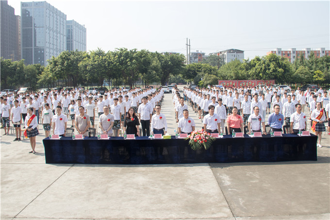 校企合作，玩轉(zhuǎn)新華學(xué)子職場(chǎng)未來(lái)