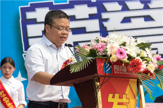 榮譽校友母校行，十里春風學子情