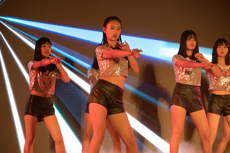 四川新華隆重舉辦中秋國慶雙節(jié)文藝晚會