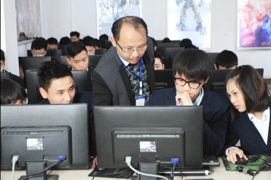 職校生為何是企業(yè)爭(zhēng)搶的“香餑餑”