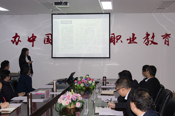 我院舉辦畢業(yè)生答辯會，隆重邀請家長前來旁聽