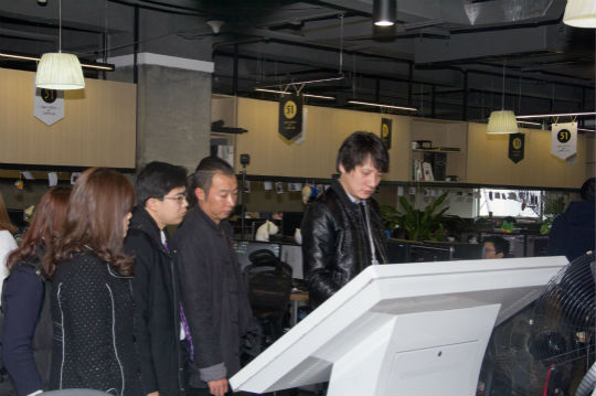 四川新華電腦學(xué)院走進(jìn)企業(yè)恰談校企合作