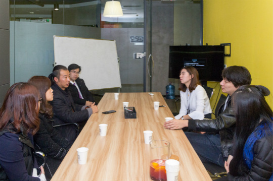 四川新華電腦學(xué)院走進(jìn)企業(yè)恰談校企合作