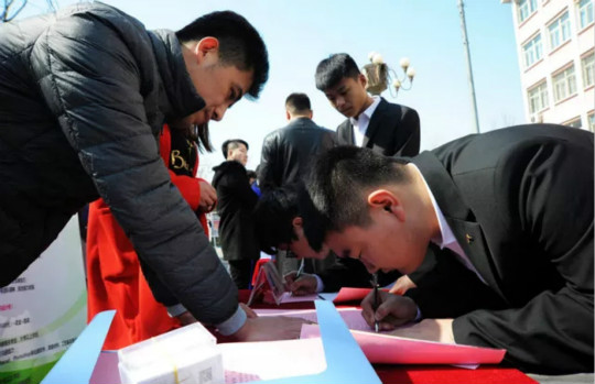 又雙叒叕上央視，看新華互聯(lián)網(wǎng)科技助力中國職教夢！