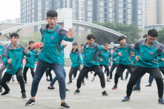 四川新華電腦學(xué)院:2018春季素質(zhì)拓展訓(xùn)練圓滿落幕