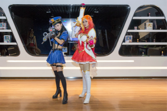 四川新華電競(jìng)專業(yè)正式開(kāi)館 英雄聯(lián)盟聯(lián)誼賽奏響最強(qiáng)音