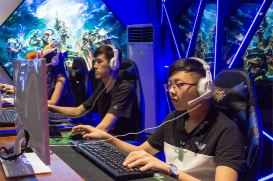 四川新華電競(jìng)專業(yè)正式開(kāi)館 英雄聯(lián)盟聯(lián)誼賽奏響最強(qiáng)音