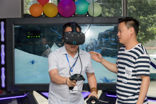 新華互聯(lián)網(wǎng)科技VR師資培訓(xùn)日志：名企參觀體驗