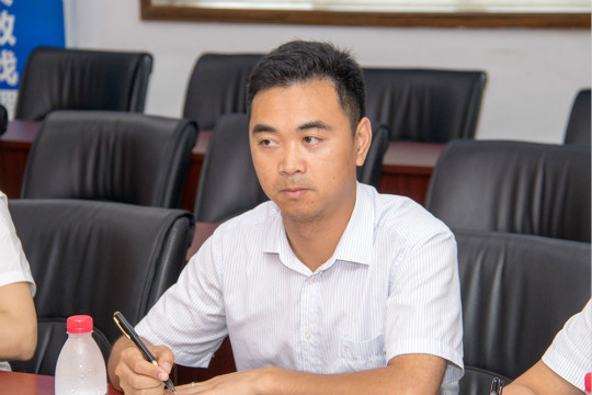 熱烈歡迎國(guó)開(kāi)區(qū)四川省網(wǎng)商總部經(jīng)濟(jì)產(chǎn)業(yè)園領(lǐng)導(dǎo)蒞臨四川新華