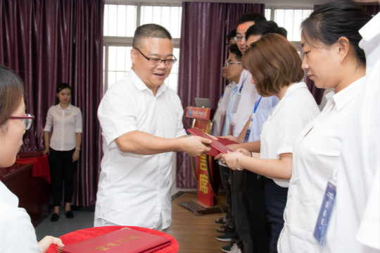 2018新華互聯(lián)網(wǎng)科技VR師資培訓(xùn)結(jié)業(yè)典禮在四川新華圓滿(mǎn)舉辦