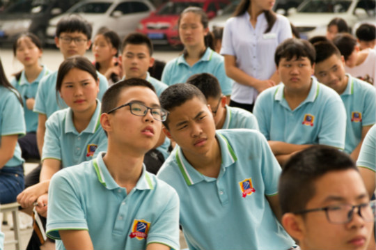 十年歸來(lái)，仍是少年 新華教育三十周年華誕之際榮譽(yù)校友齊聚母校