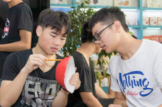 魅力面具 青春正好—四川新華面具彩繪大賽high！high！high！