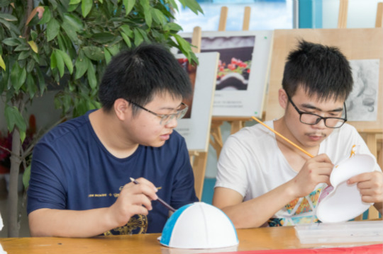 魅力面具 青春正好—四川新華面具彩繪大賽high！high！high！