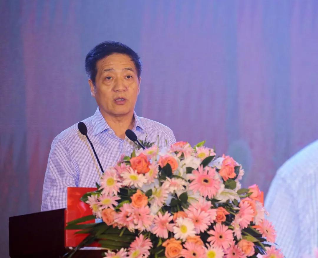 新華教育集團新華互聯(lián)網(wǎng)科技30周年慶典華麗綻放