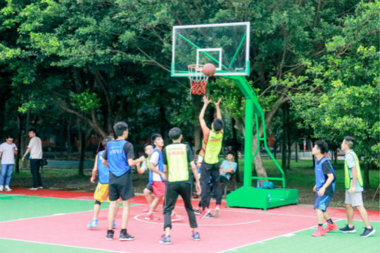 完美收官！四川新華籃球賽火力全開(kāi) 決賽現(xiàn)場(chǎng)上演強(qiáng)強(qiáng)對(duì)決！