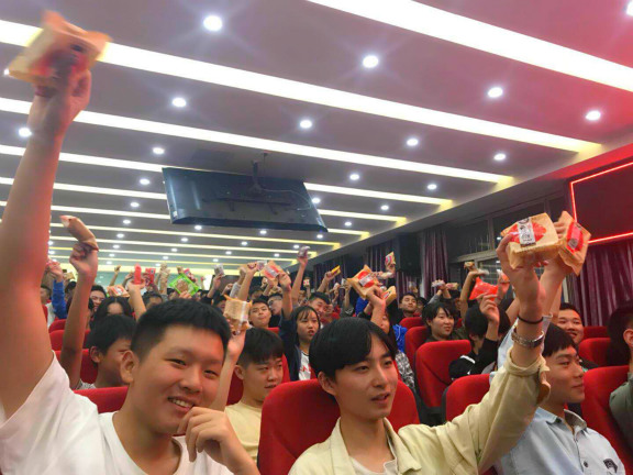 月滿中秋夜，師生慶團(tuán)圓 