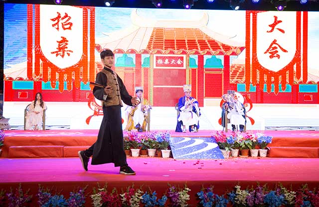 “慶國慶·迎新生”暨四川新華2018年秋季開學(xué)典禮圓滿落幕