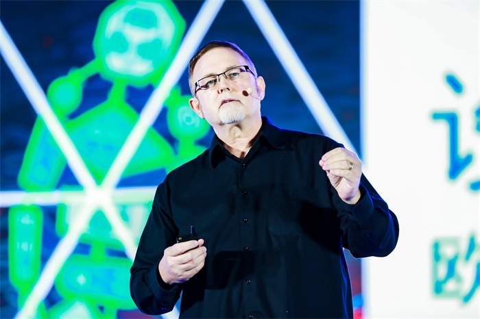 新華出席2018年ACAA教育峰會，并榮獲“精誠合作獎”