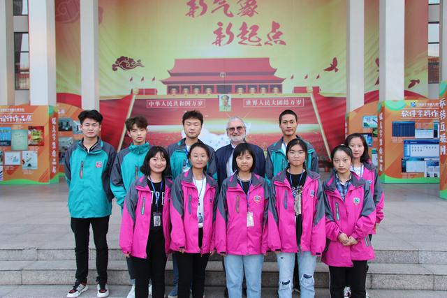 加拿大著名國際設(shè)計(jì)大師皮埃爾博士來新華交流講學(xué)