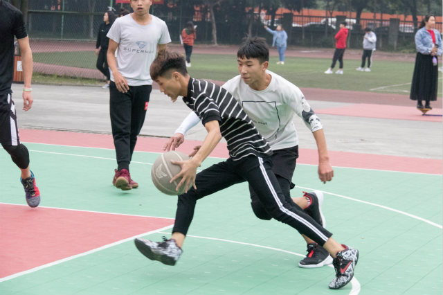 2018四川新華電腦學(xué)院冬季運(yùn)動(dòng)會(huì)精彩瞬間回顧