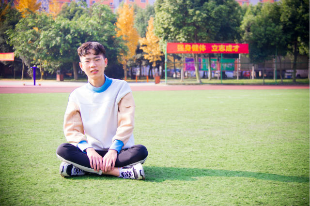 一見鐘情的電競見之不忘，思之如狂