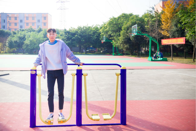 一見鐘情的電競見之不忘，思之如狂