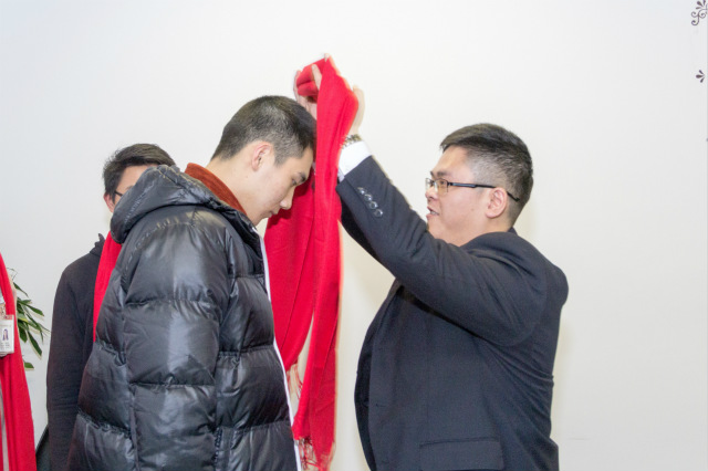 當(dāng)你還在猶豫選擇時(shí)，他們?cè)谛氯A已經(jīng)實(shí)現(xiàn)了逆襲