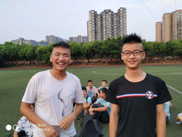  向陽而立 滿懷憧憬 執(zhí)著前行