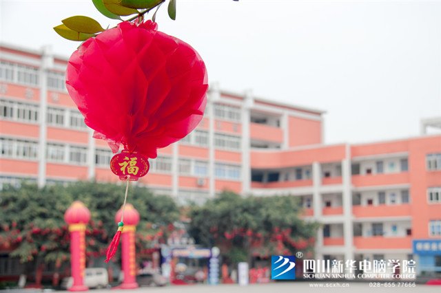 看臉時(shí)代的零零后，如何擺脫枷鎖、負(fù)重前行