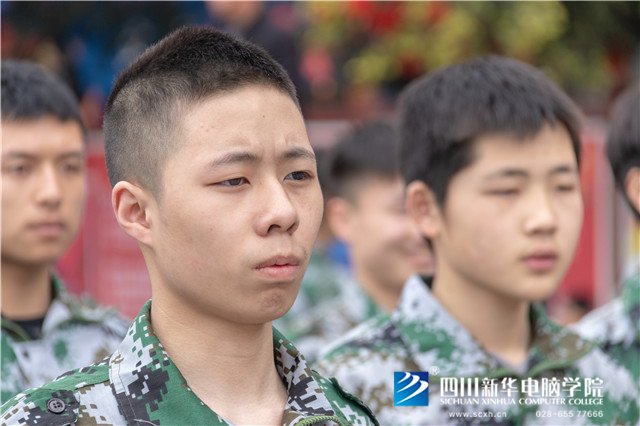 2019級(jí)新生軍訓(xùn)：激揚(yáng)的青春，是奮進(jìn)的號(hào)角