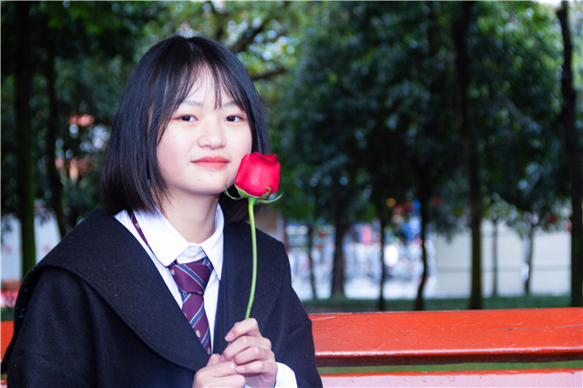 #三月女人天，陽(yáng)光少女節(jié)#為你歡喜的她投上一票