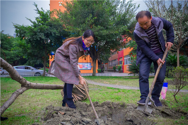 植樹節(jié)，在夢(mèng)想的地方栽下希望的綠色！