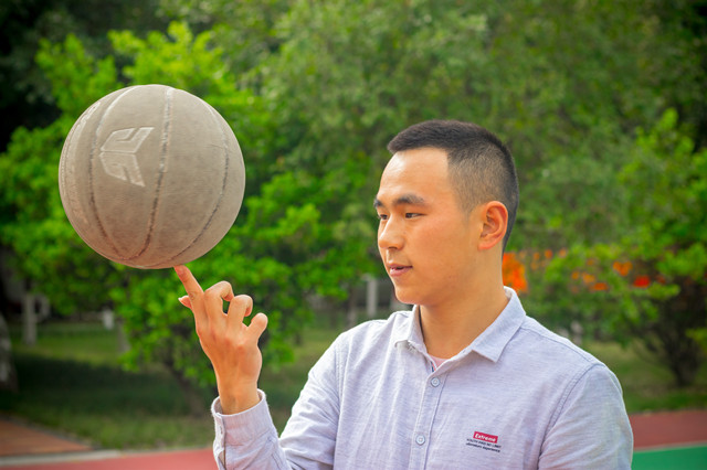 高中輟學(xué)，看“職場小白”如何“技能在手，天下可走”