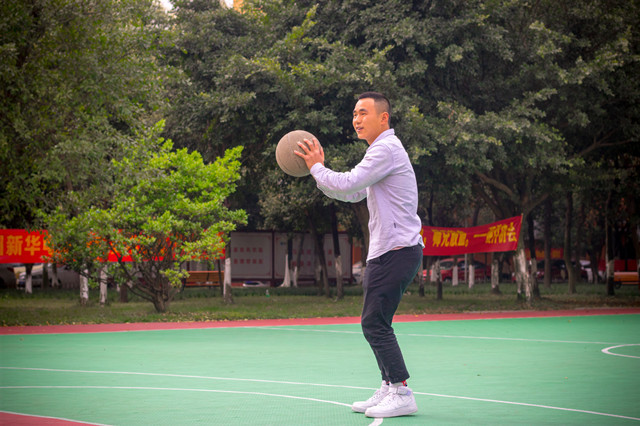 高中輟學(xué)，看“職場小白”如何“技能在手，天下可走”