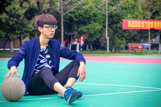 打工太辛苦，選擇新華學技能，命運能否改變？